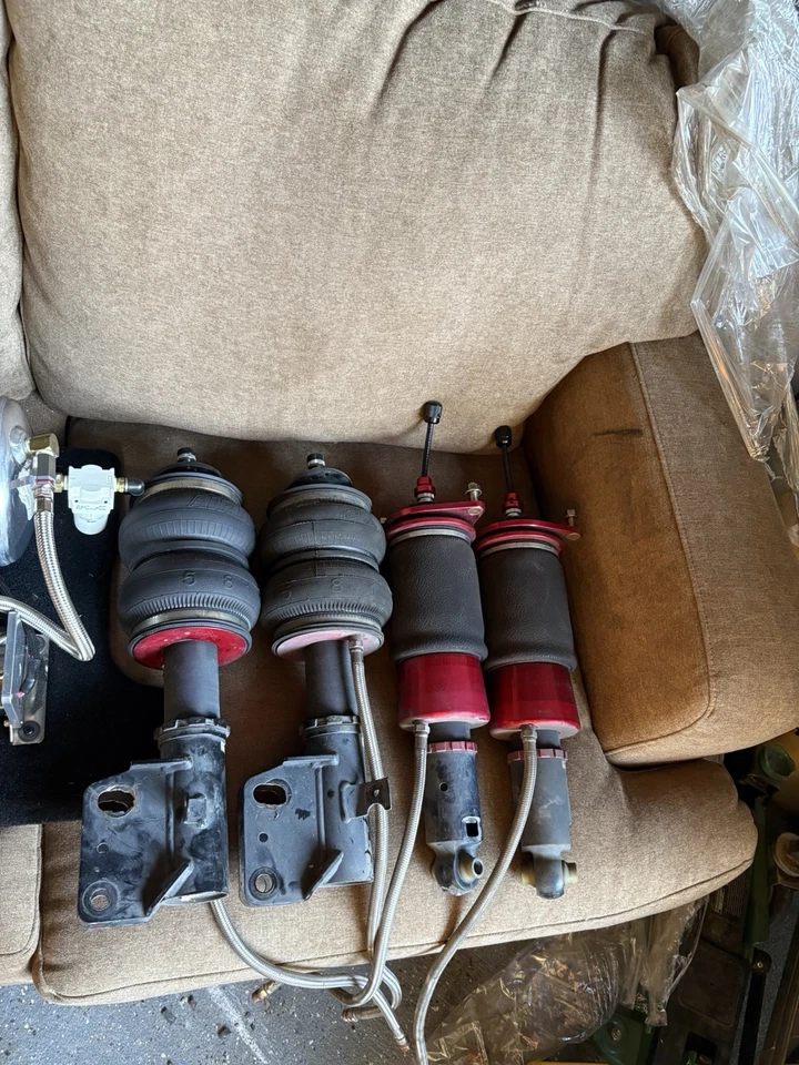 Compresor doble Subaru WRX 2015-2021 Air Lift Performance 3P Management Foto 2 de 4