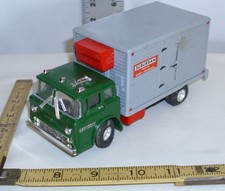 IDEAL MOTORIFIC FORD SUBURBAN BOX TRUCK 1960s IN GREEN