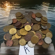 100 Pc No Cash Value Mixed Token Lot A - Age Size & Composition Varies By Coin