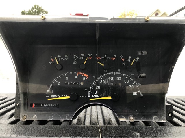 1992994 Chevrolet C/K Truck Silverado Instrument Speedometer Gauge