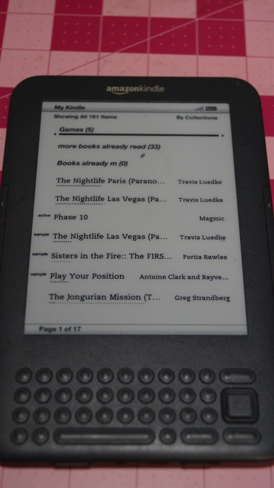 Amazon Kindle Keyboard 3rd Generation D00901 Wi-Fi 6" Display 4GB eReader Gray