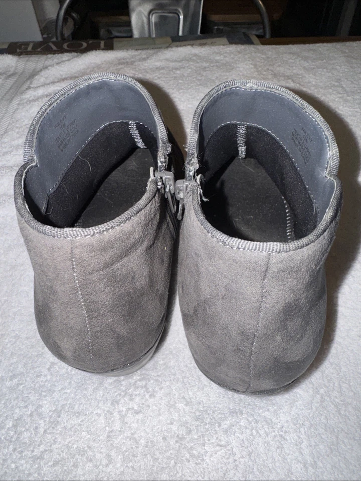 Botines Style & Company Idea para mujer color topo cremallera lateral tacón bloque talla 9 M Foto 2 de 4