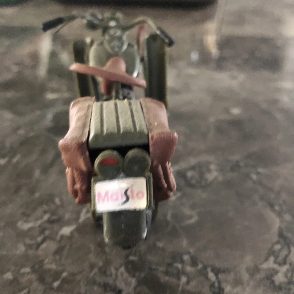 Harley Davidson Flathead WLA 1942 Maisto 1: 18 模型摩托车 — 第 3/3 张图片