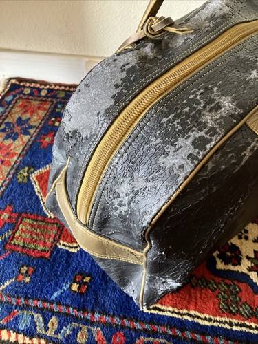 Vintage NIKE HERITAGE SI GYM CLUB Bag Holdall Black/Gold Distress Worn Look! - Picture 9 of 14