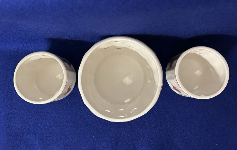 Contenedores Abiertos Juego de 3 Flores Rojas Una 4"T 4"D Dos 3"T 3"D Foto 3 de 4