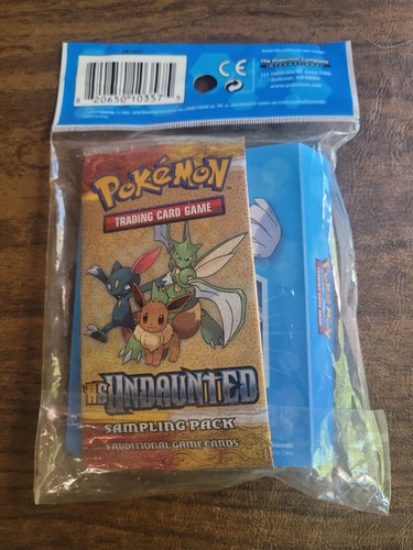 RARE Pokémon HS Undaunted 2010 TCG Mini Portfolio + SAMPLE Booster Pack sealed