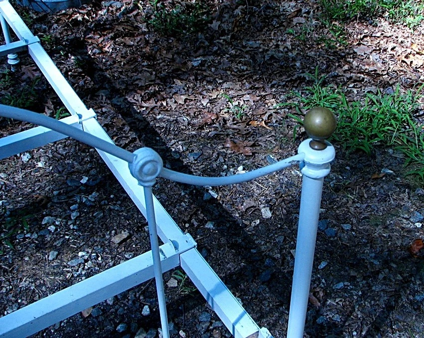 ANTIQUE IRON & BRASS BED c.1900 CANNONBALL FINIALS 75" X 43"  - Image 3 of 4