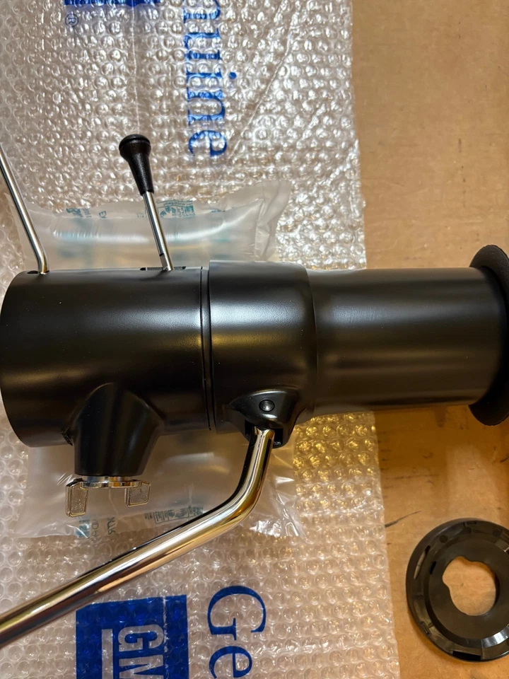 OEM 79-83 Chevrolet - GMC Truck-K5 Blazer Auto Tilt Steering Column /Square Body - Image 3 of 4
