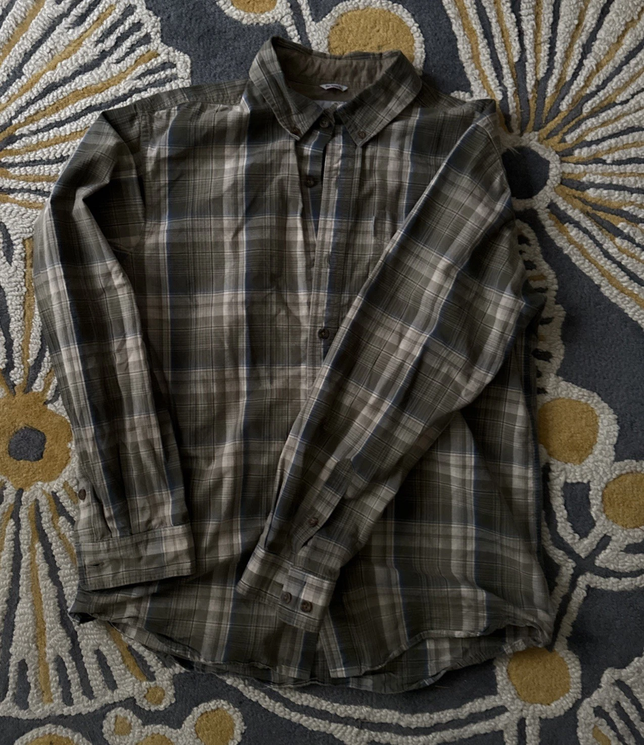 Carhartt Men's Relaxed Fit Long Sleeve Button Up Shirt Large