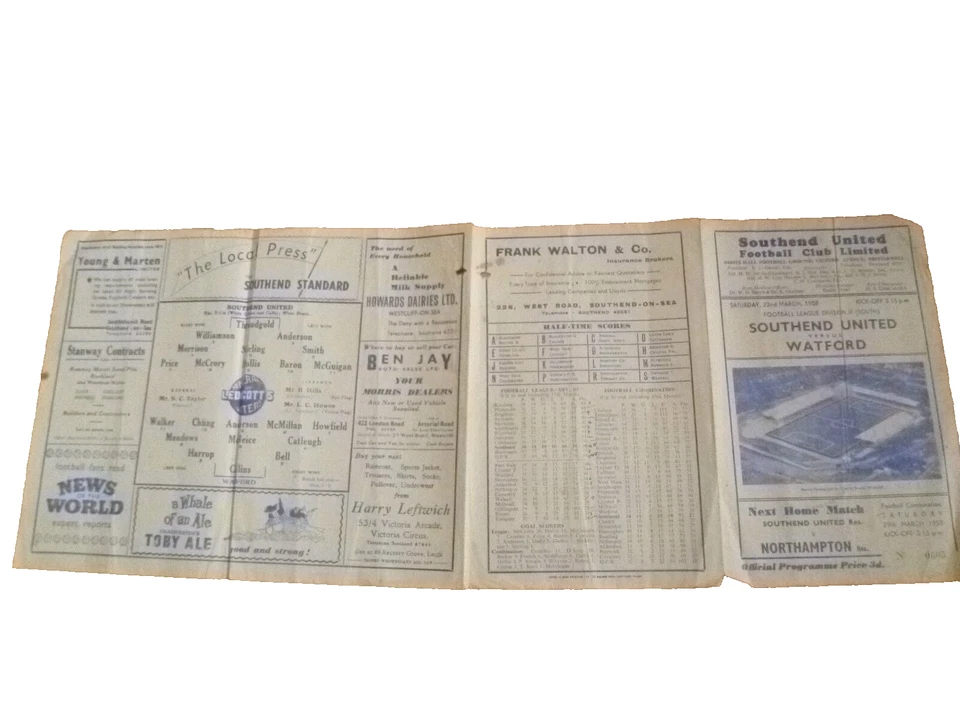 1958 Football Programme Southend United v Watford League Division III South - Image 4 of 4