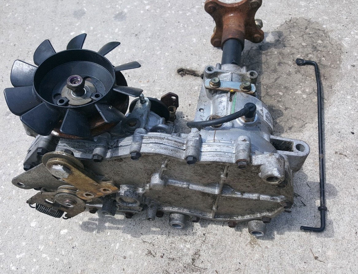 CUB CADET Zero Turn Tractor i1046 RH Hydro Transmission 918