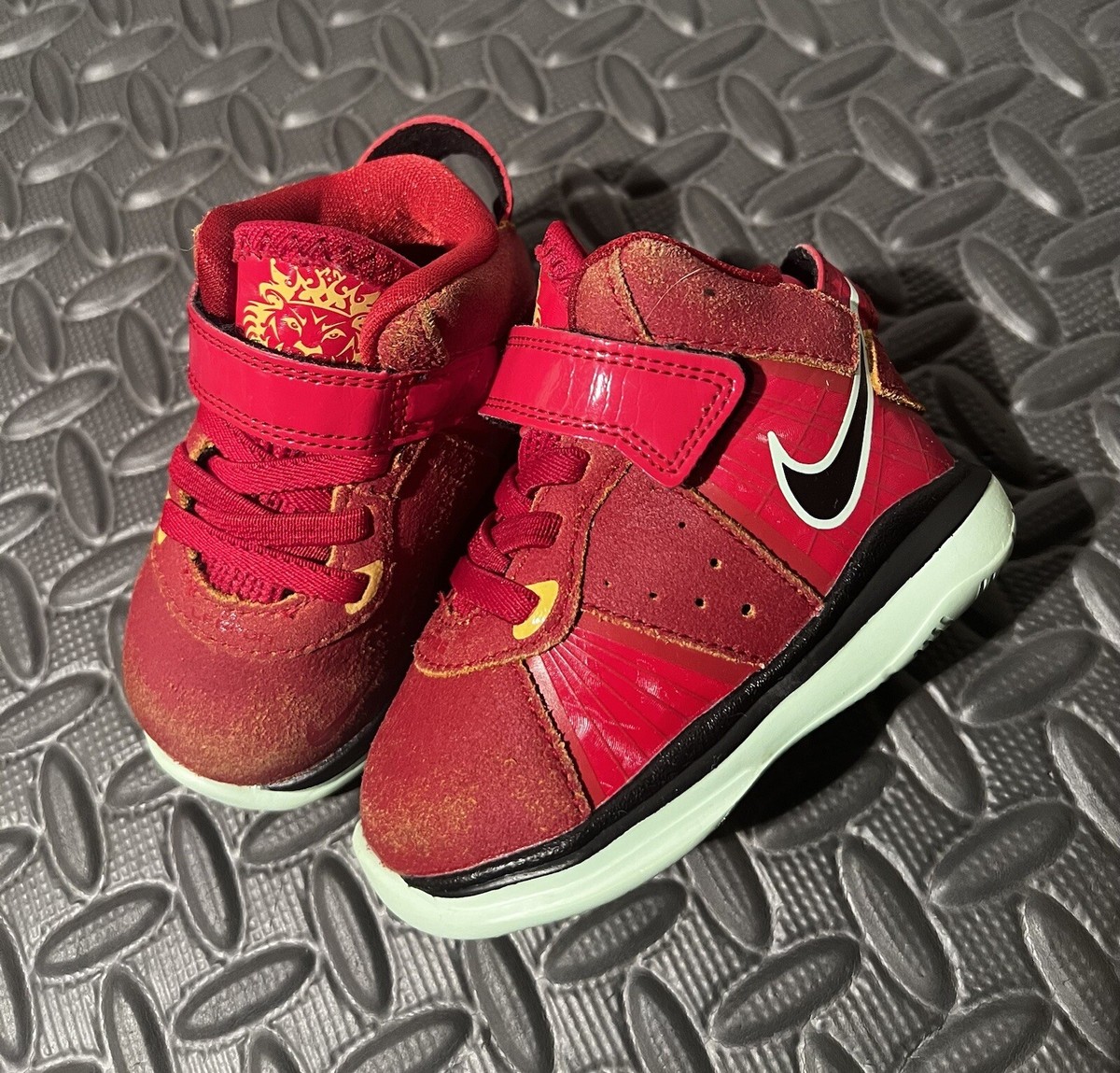 CLEAN Nike LeBron 8 VII size 4c Toddler Jade Red shoes DH3240-600