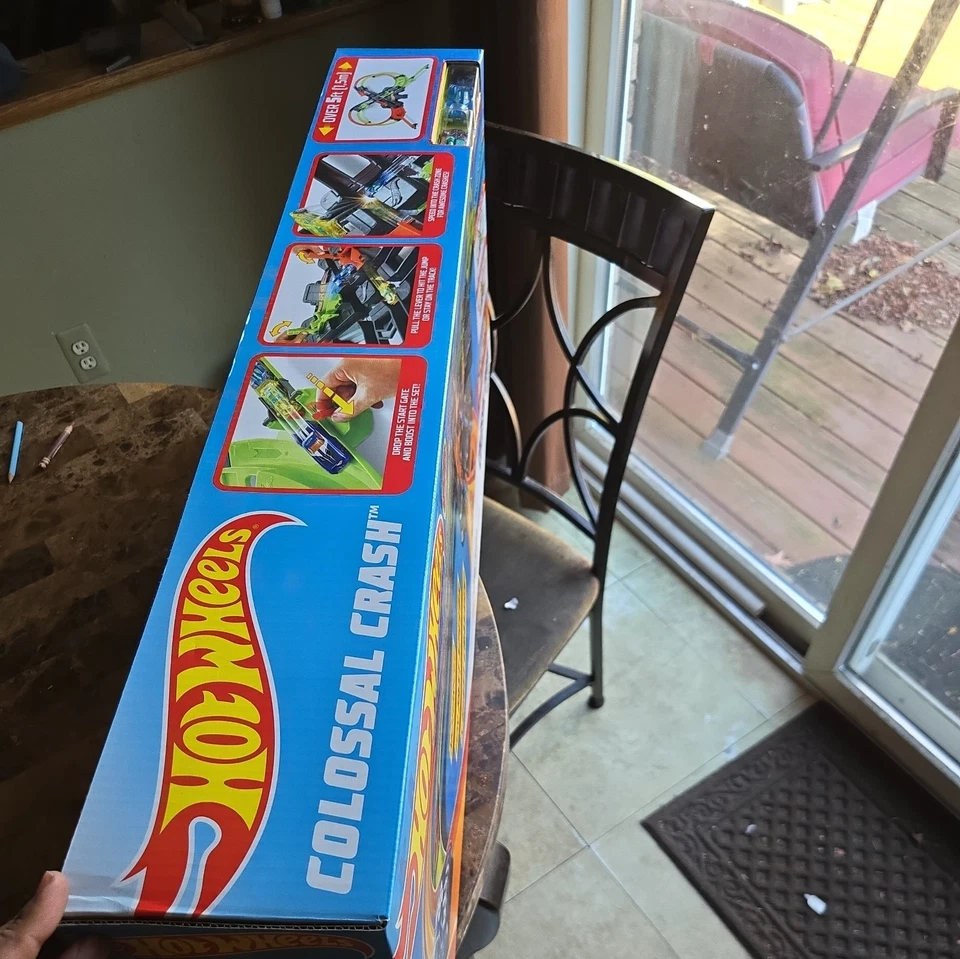 Hot Wheels GFH87 Colossal Crash Track Set - Image 2 of 4