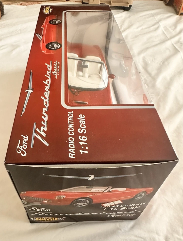 VTG 2001 NKOK 1:16 Ford Thunderbird Red Sports Roadster Radio Control Sealed - Image 4 of 4
