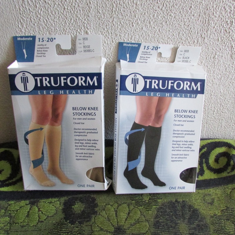 2 Trueform Below The Knee Compression Socks/ Stockings. Moderate 15-20. Size C