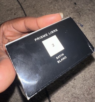Givenchy Prisme Harmony 4-in-1 Mat-Finish & Enhanced Radiance Loose Powder No.2