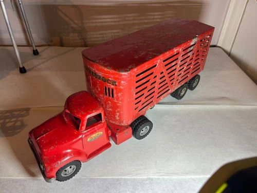 Vintage 1953 TONKA Livestock COE Tractor and Cattle Trailer Semi Toy