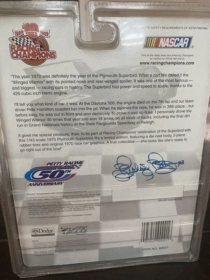 Richard Petty 1970 Plymouth Superbird 1/43 Racing Champion NASCAR Autographed - Image 4 of 4