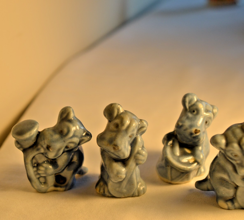 Vintage Ceramic Blue Dog's Figurines Playing Musical Instruments Made in Japan - Picture 2 of 9