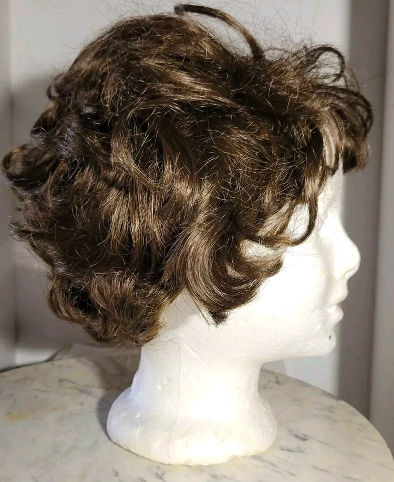 Vintage Feminino Kanekalon Fibra Modacrílica Cabelo Castanho Médio Estilo Shag em Camadas - Imagem 3 de 4