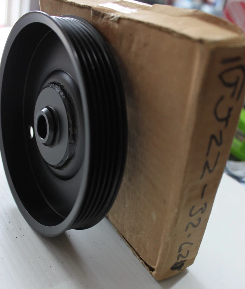 NUEVA POLEA DE BOMBA DE DIRECCIÓN ASISTIDA GENUINA MAZDA GJ22-32-620B Foto 3 de 3