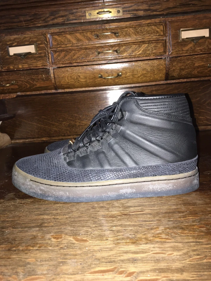 Jordans Men's Westbrook 0 # 768934-010  Black Metallic Gold Sz 10 US - Image 3 of 4