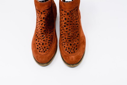 TG Women’s Shoes Booties Sm Block Heel Burnt Orange rust Faux suede cutout boots - Picture 4 of 10