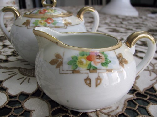 NIPPON ELITE SUGAR BOWL & CREAMER “B” in Wreath, Red, yellow roses.Vintage (M) - Picture 6 of 9