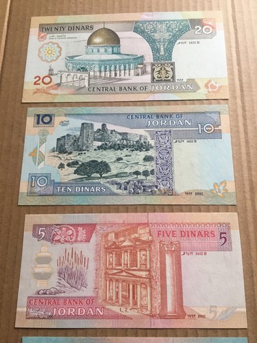 1992 Jordan Complete Set of 5 Banknotes 1/2 1 5 10 20 Dinar P-23 24 25 26 27 UNC - Picture 6 of 6