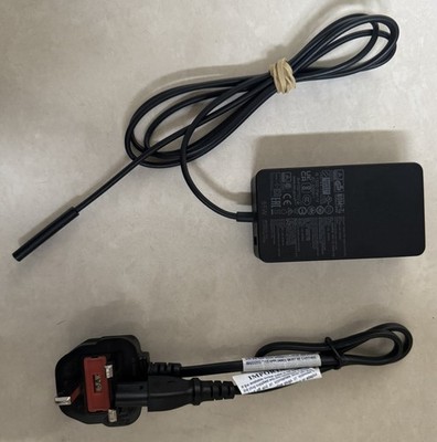 L@@K: Original Microsoft Surface 65W Netzteil Model 1706 Ladegerät + UK Stecker