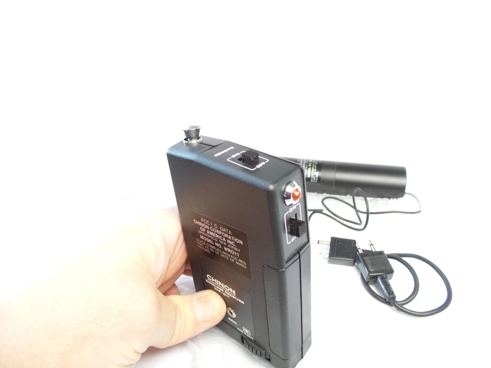 Chinon Wireless Microphone WM-103 & WR-011 Receiver - Image 3 of 3