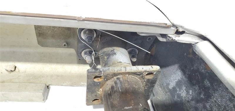 Parachoques trasero blanco convertible con laterales OEM 86 90 Alfa-Romeo Spider Veloce Foto 3 de 4