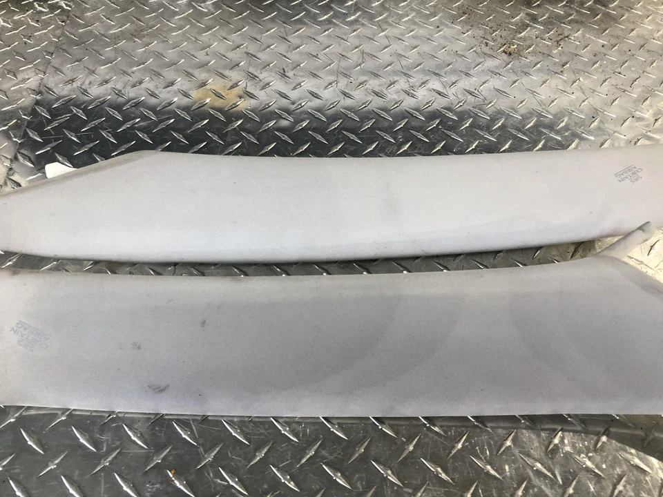 07-17 Juego de molduras de pilar Lexus LS460 A derecha derecha probado por fabricante original Foto 4 de 4