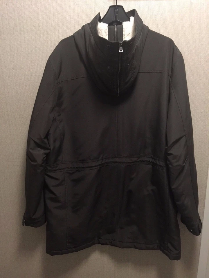 CHAQUETA CON CAPUCHA FORRADA DE PIEL SINTÉTICA MARRÓN TEÓRICA PARA HOMBRE XL Foto 4 de 4