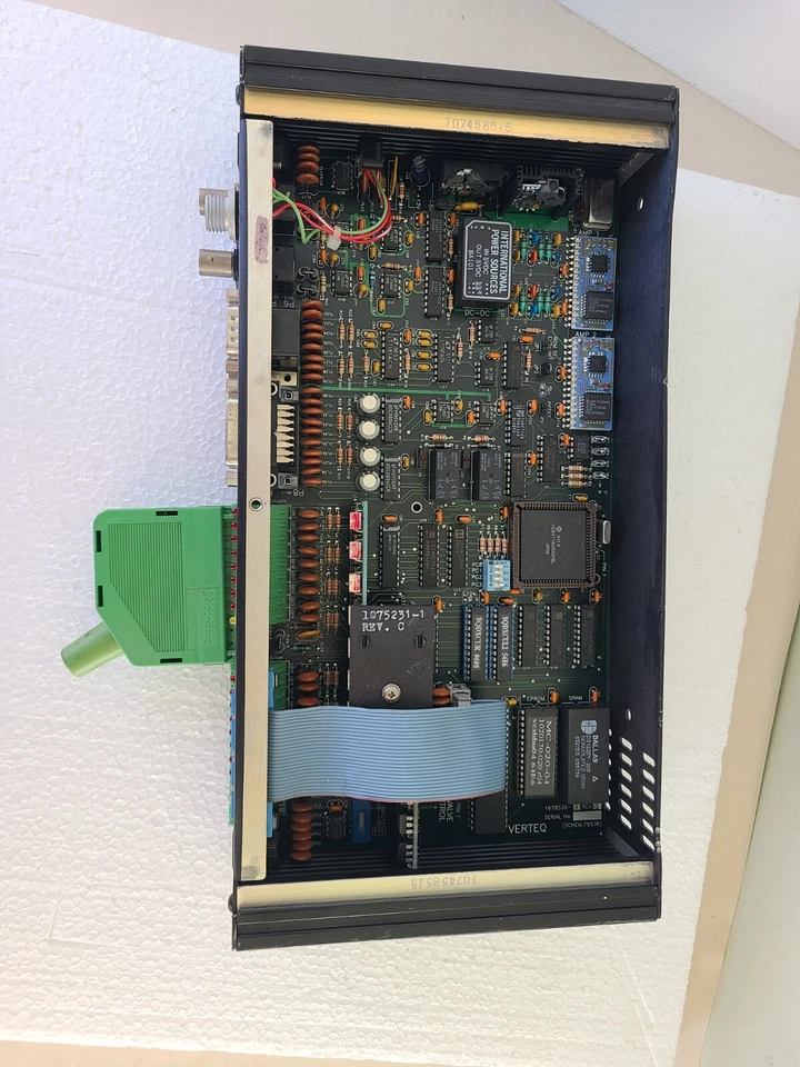 Generador de frecuencia Verteq MC-020-04 1020170.020 r04, sin probar Foto 3 de 4