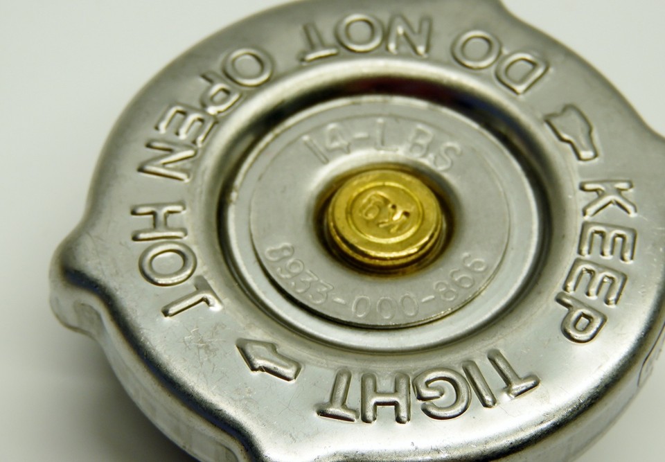 Radiator Cap 8933-000-866 14 PSI Vented fits Many Cummins Coach RV ...