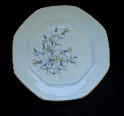 Tognana Made in Italy Octagon Plates White Yellow Flowers 9.5'' 