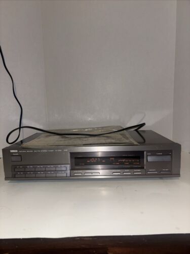 Yamaha TX-530 AM/FM Tuner Natural Sound W/ Manual - Silver - (TESTED/WORKING)