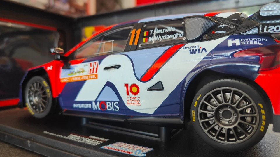 Hyundai i20 WRC Japan 2024 Neuville Campione del Mondo Modello 1:18 IXO diecast - Immagine 3 di 4
