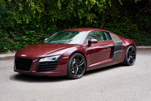 2009 Audi R8 6-Speed, V-8 Audi exclusive classic red pearl effect 1 of 1 color
