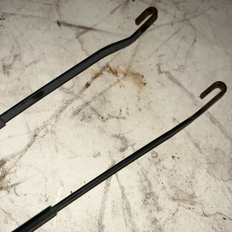 1998-2004 Nissan Xterra Frontier Left& Right  Windshield Wiper Set Pair - Image 3 of 4