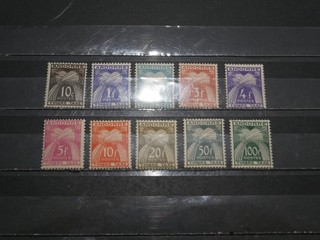 ANDORRE FRANCAIS SERIE TIMBRES TAXES N°32 A 51 NEUFS . COTE 235 EUROS