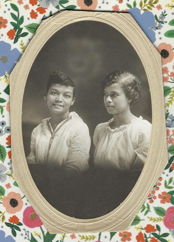 Antique 1910s Cabinet Photograph~Young African American Beauties~Studio Portrait