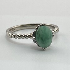 Sterling Silver 925 Amazingly Crafted With Classy Design Natural Emerald Ring
