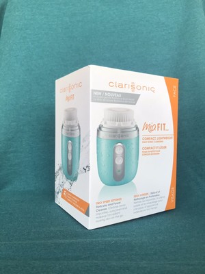 Clarisonic Mia Fit Compact Sonic Cleansing System Cleaning Face