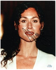 Minnie Driver Signed Autographed 8x10 Photo ACOA