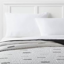 Full/Queen Satin Quilt White/Black - Room Essentials: Midweight Sateen