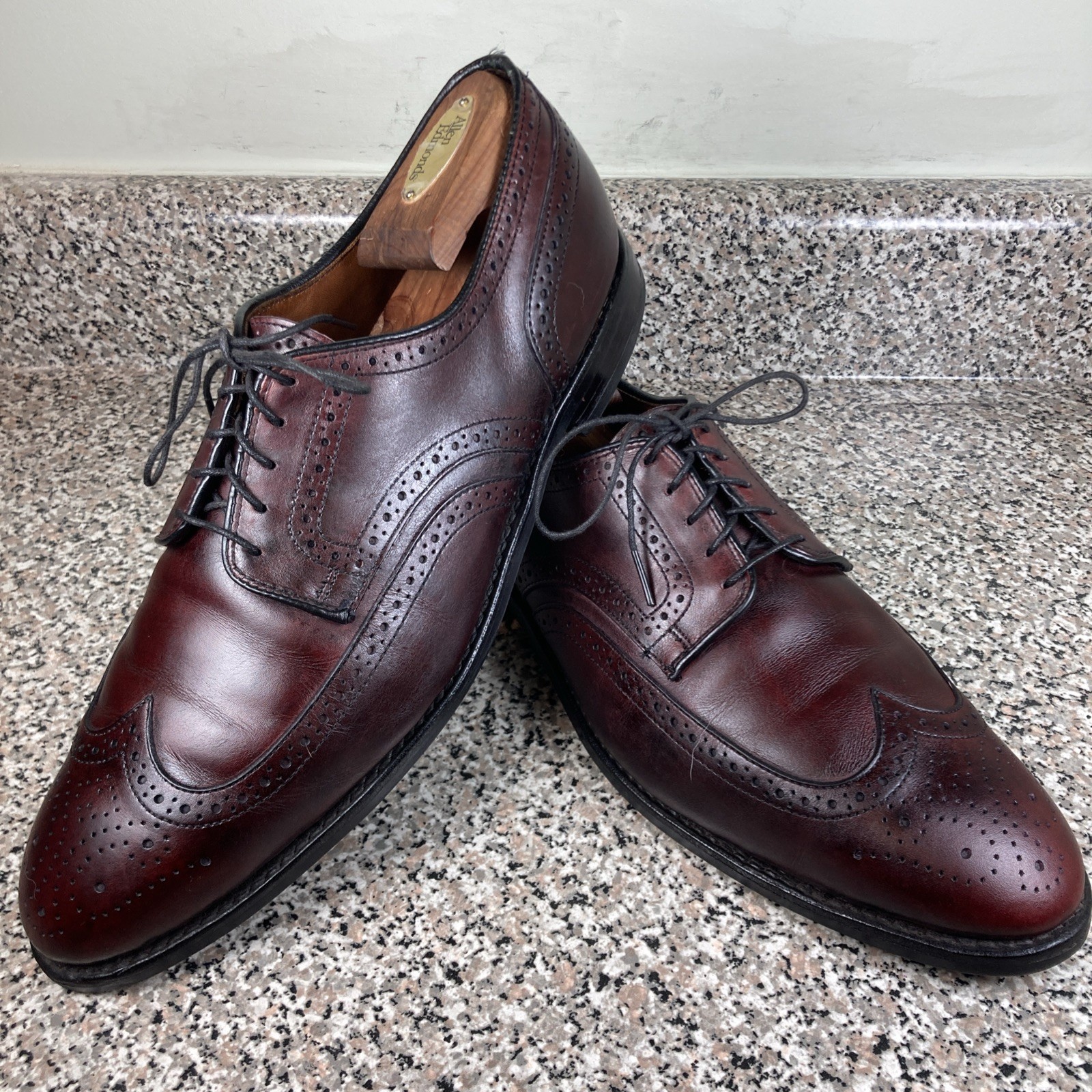 SAOLA Derby Allen Edmonds Lombard 2672 pelle di vitello bordeaux ala corta taglia 11 5D us intime ottimeioni