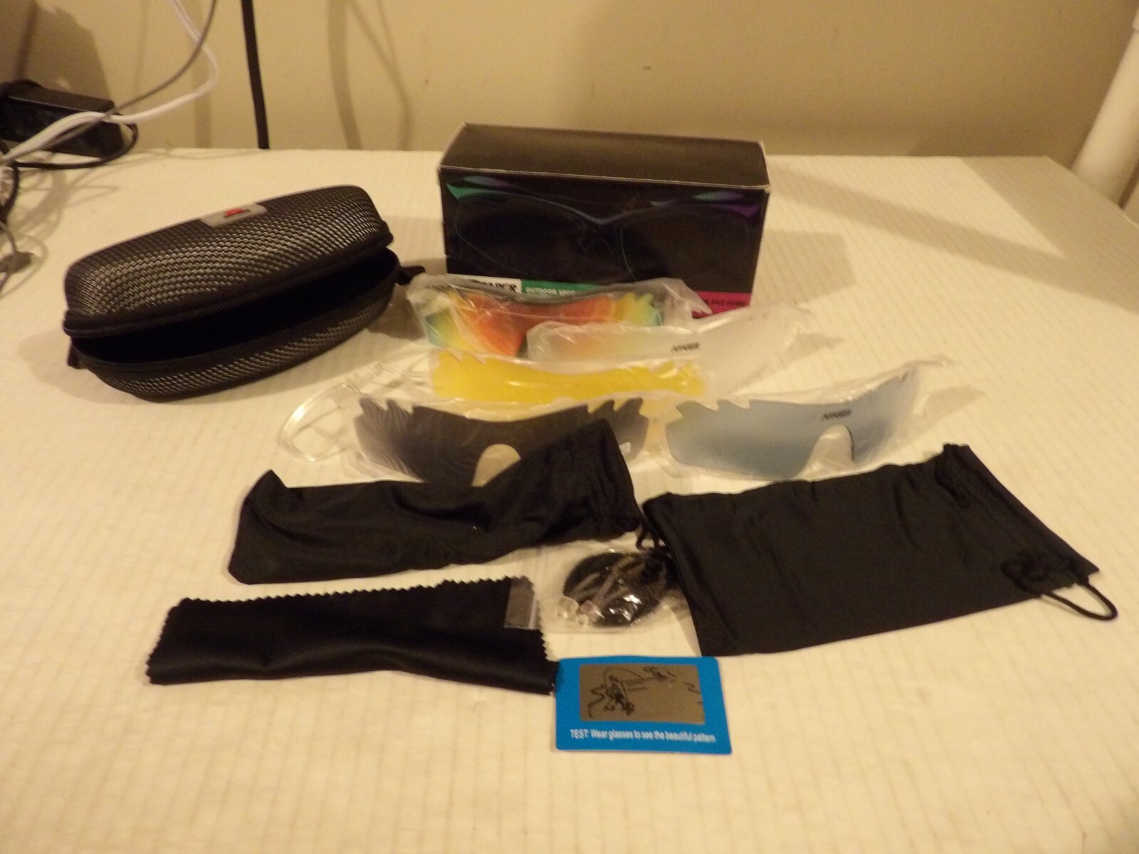 Polarized Sports Sunglasses 5 Interchangeable Lenses Gray/Black Frame NIP