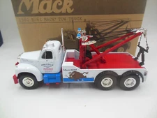 Rare First Gear 19-2226 1960 Model B-61 Mack Tow Truck Malcolm 1:34 Scale